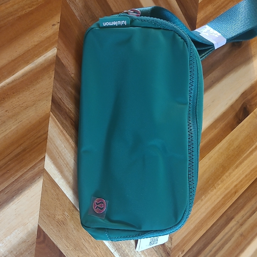 lululemon athletica Green Men's Belt Bag